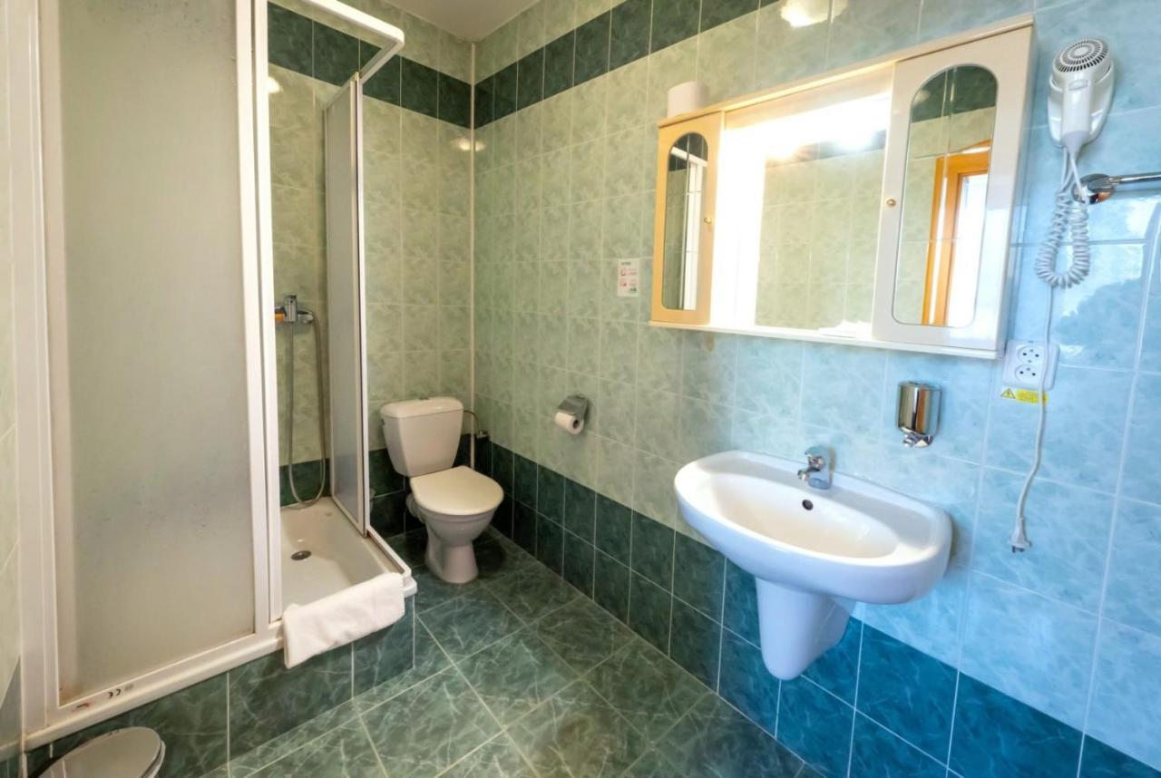 Hotel Uno Usti nad Orlici Ngoại thất bức ảnh