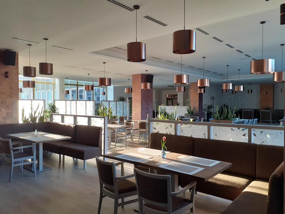 Hotel Uno Usti nad Orlici Ngoại thất bức ảnh