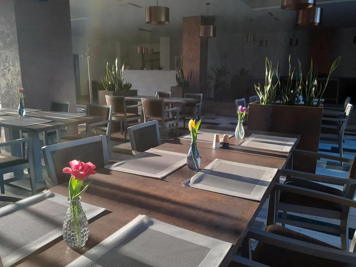Hotel Uno Usti nad Orlici Ngoại thất bức ảnh